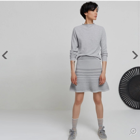 NWOT Textured Knitted Skirt in a grayish blue - Picture 3 of 12